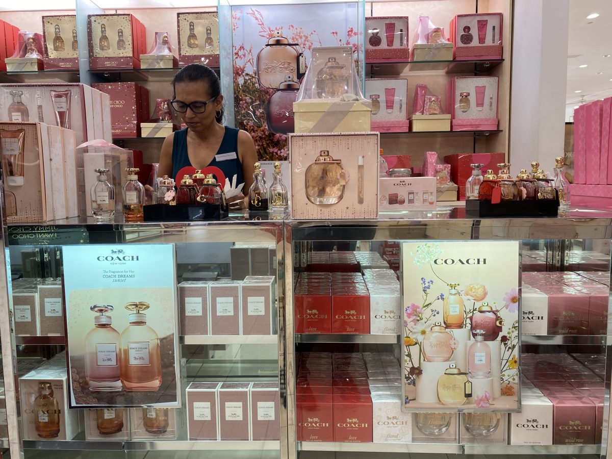 Perfume+is+displayed+in+mall+stores+throughout%2C+both+in+Sephora+and+department+stores.+This+includes+luxury+brands+like+Coach.