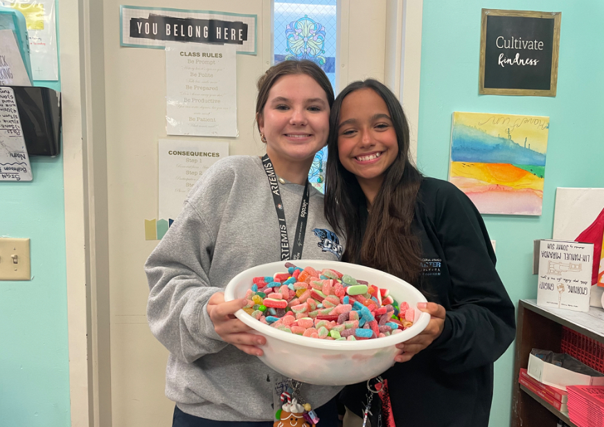Candy+Salad+is+a+sweet+trend+spiraling+the+internet.+Freshmen+Peyton+Moser+and+Sarah+Olivares+made+their+own+candy+salad.